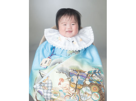 笑顔でお宮参りの撮影