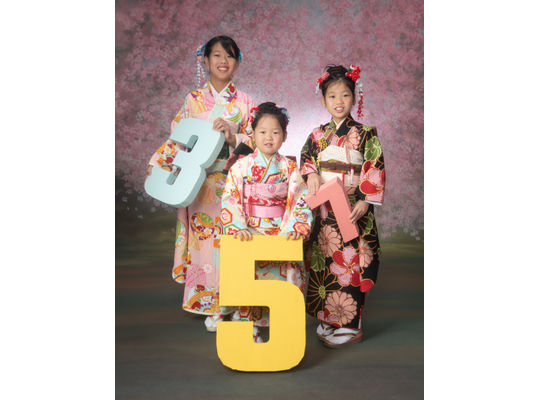 七五三でお姉ちゃんと一緒に