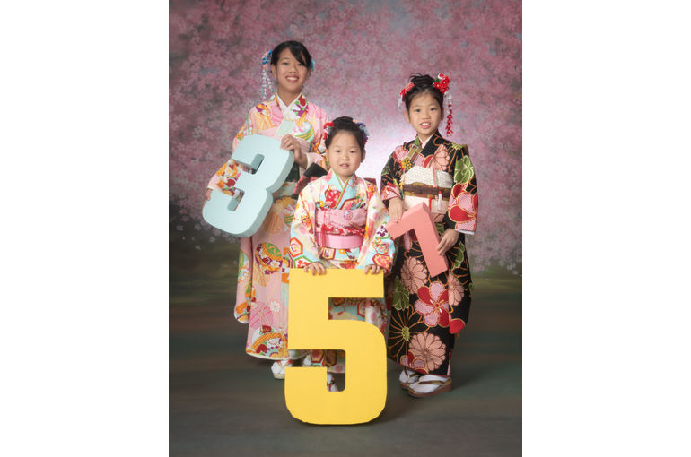 七五三でお姉ちゃんと一緒に