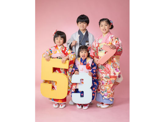 兄姉で仲良く着物で撮影