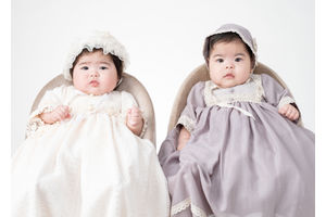 双子ちゃん、仲良く撮影