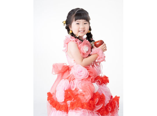 ドレスで微笑み