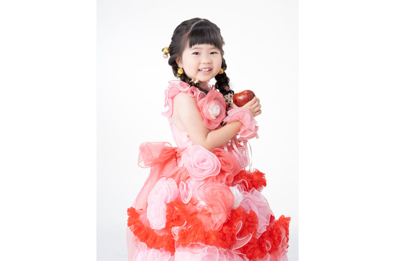 ドレスで微笑み