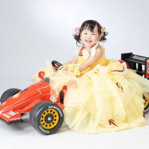 ドレスでも笑顔