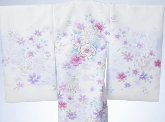 淡い色の着物